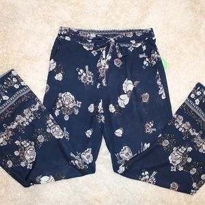 Breeze Ever Navy/ Floral Pants NWT